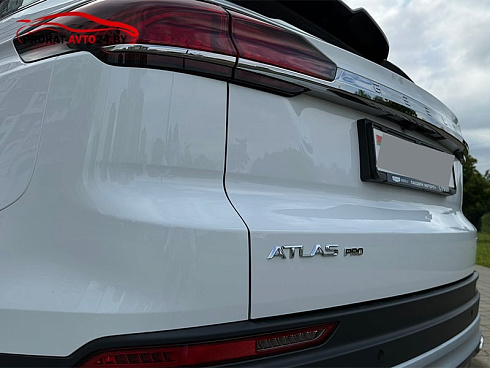 Белый Geely Atlas PRO, АКПП