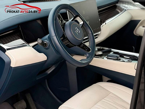 Zeekr 009, полный привод, АКПП