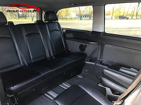 Фото кожаного салона буса Мерседес Виано