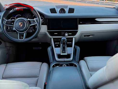 Салон Porsche Cayenne III 2021